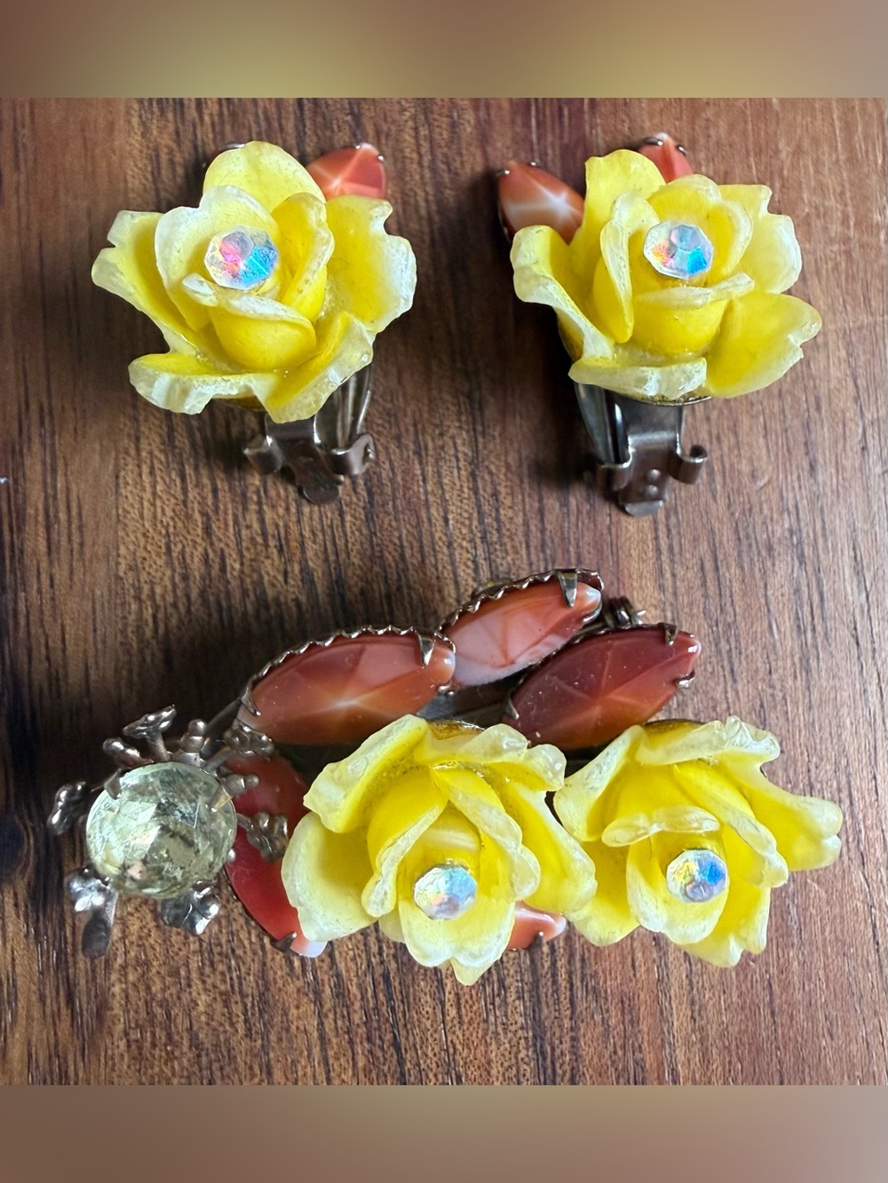 VTG Yellow Floral Brooch and Clip Earrings Set AB Rhinestone Lucite